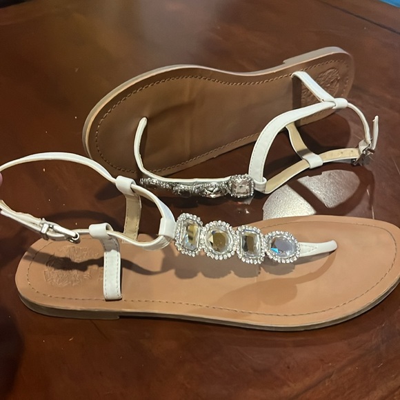 Flat sandals with strap and clear gems - Picture 2 of 2